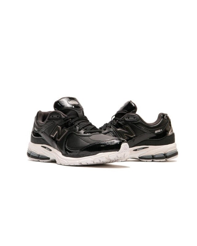 New Balance 2002R "Leather Pack Black" | U2002RD
