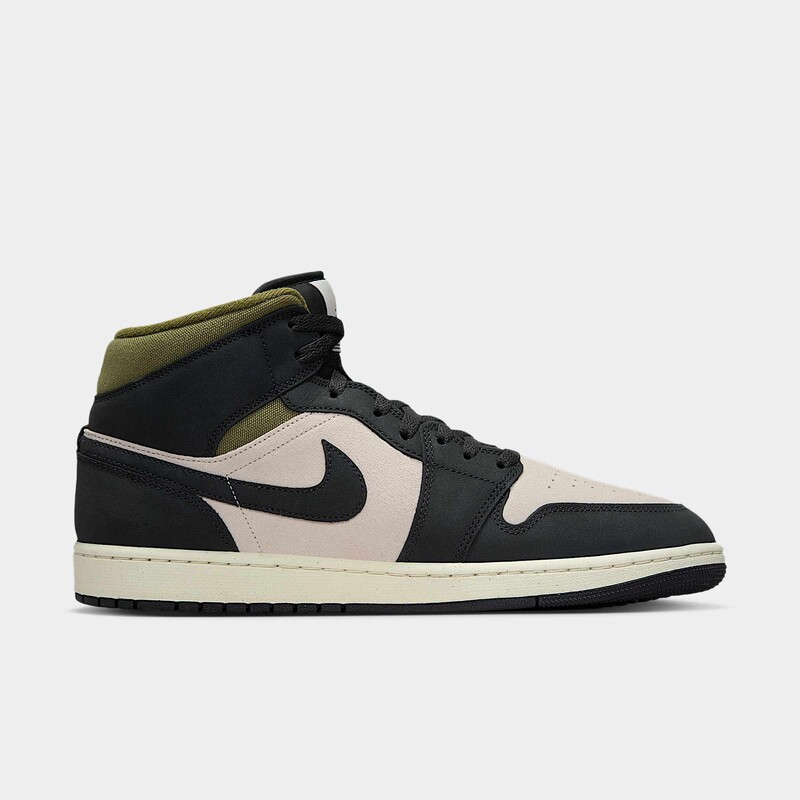 Light Orewood Brown/Off Noir/Medium Olive | HV4091-102