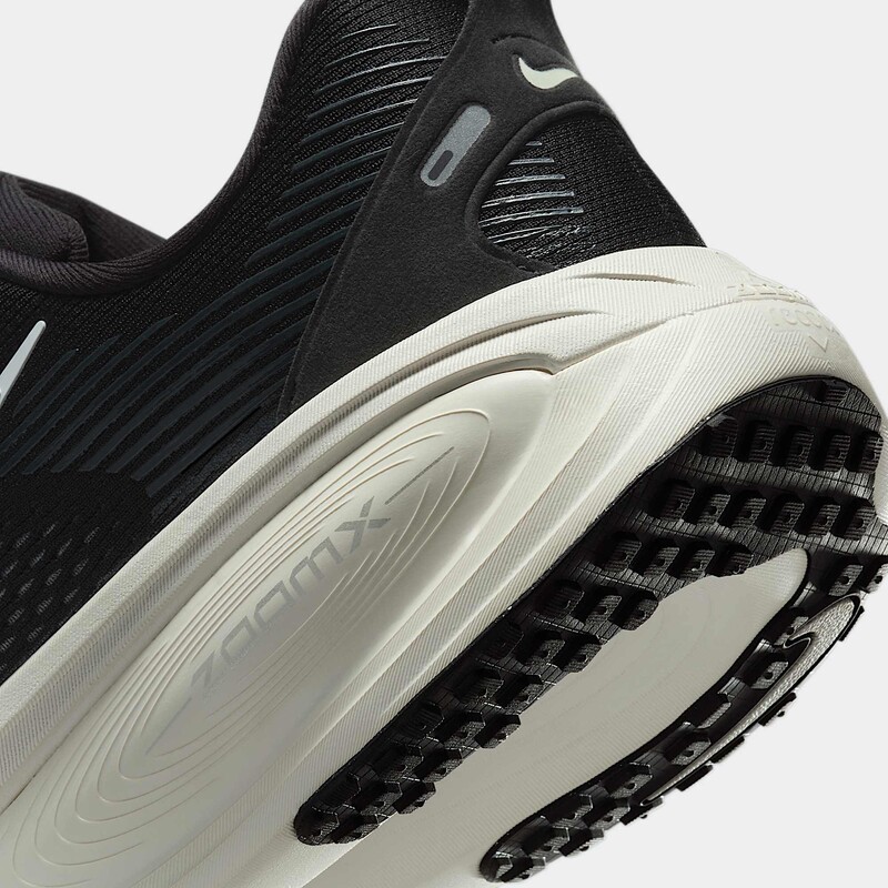 Nike Vomero 18 "Black" | IF0514-002