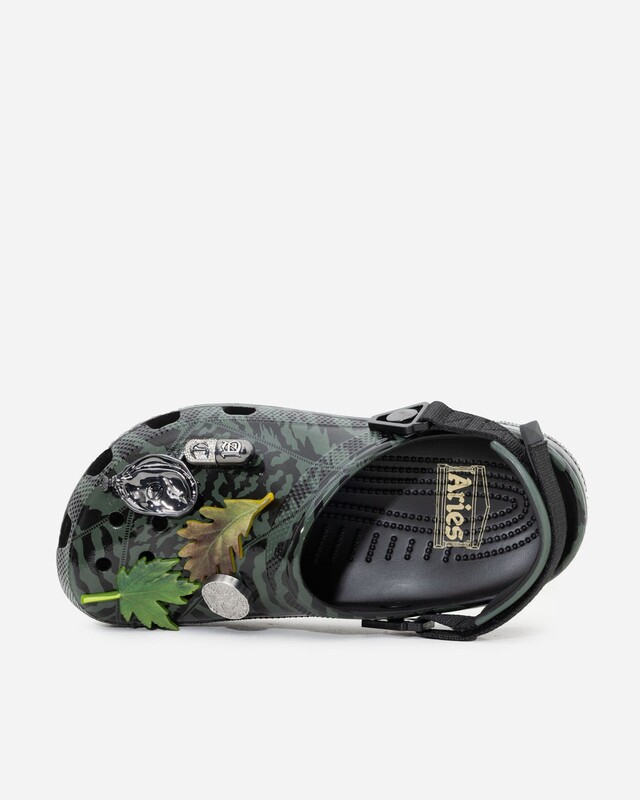 Aries Arise x Crocs Classic Clog "High Shine Black" | 211060-001 Aries Arise x Crocs Classic Clog "High Shine Black" | 211060-001