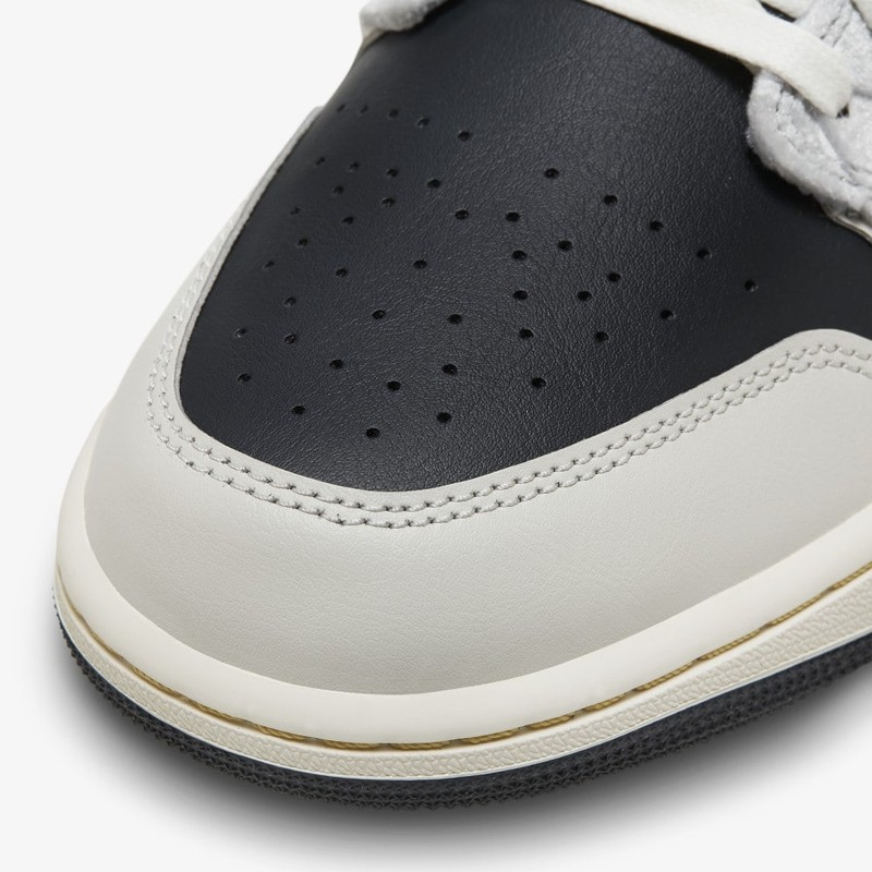 Air Jordan 1 Low Beaded Swoosh | DV1762-001