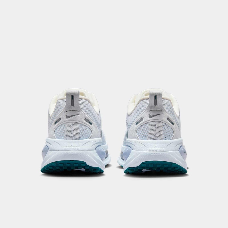 Nike Vomero 18 "Blue Tint" | HM6804-103