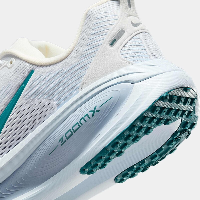 Nike Vomero 18 "Blue Tint" | HM6804-103