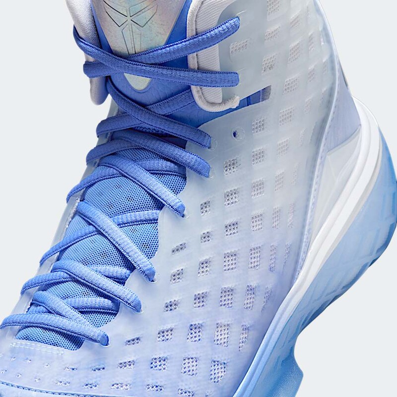 Nike Kobe 3 Protro "Christmas" | IQ5338-400