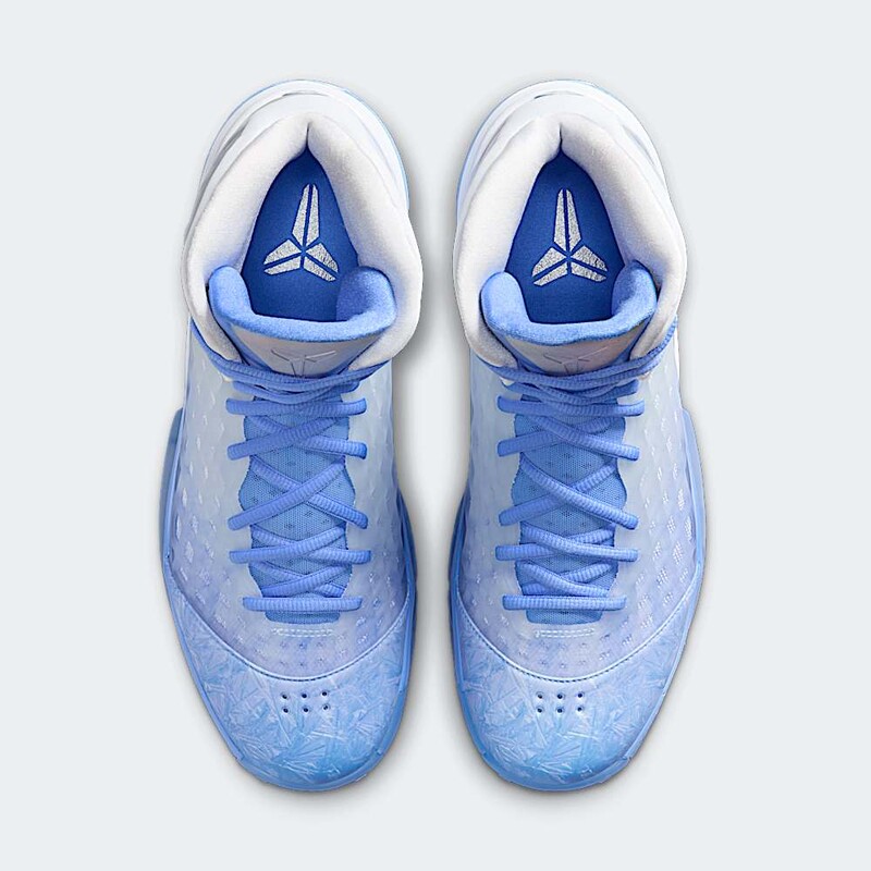 Nike Kobe 3 Protro "Christmas" | IQ5338-400