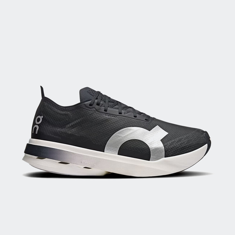 On Cloudboom Strike "Black/White" | 3ME30480299