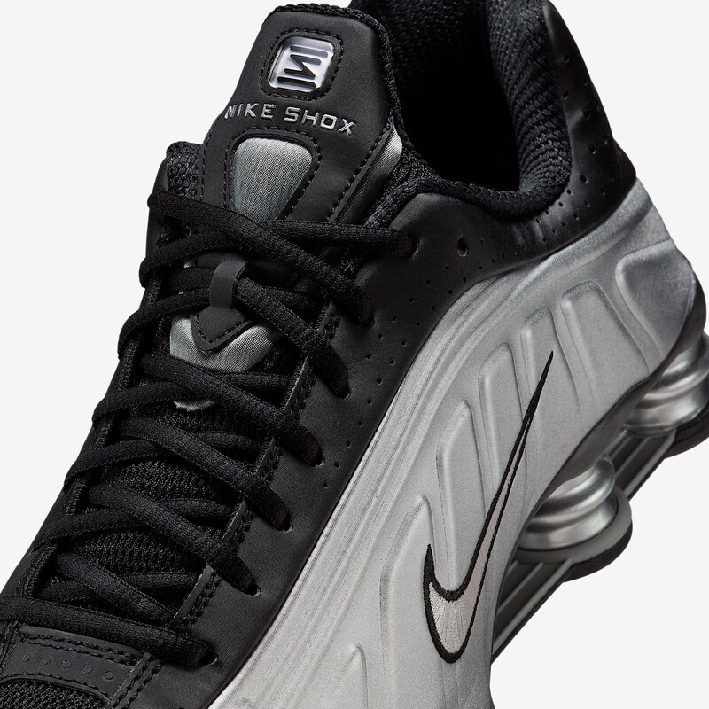 Nike Shox R4 "Metallic Silver" | HQ1988-007