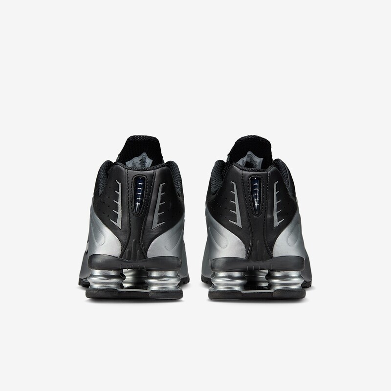 Nike Shox R4 "Metallic Silver" | HQ1988-007
