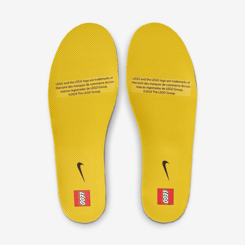 LEGO x Nike Dunk Low GS "Tour Yellow" | IF2117-700 LEGO x Nike Dunk Low GS "Tour Yellow" | IF2117-700