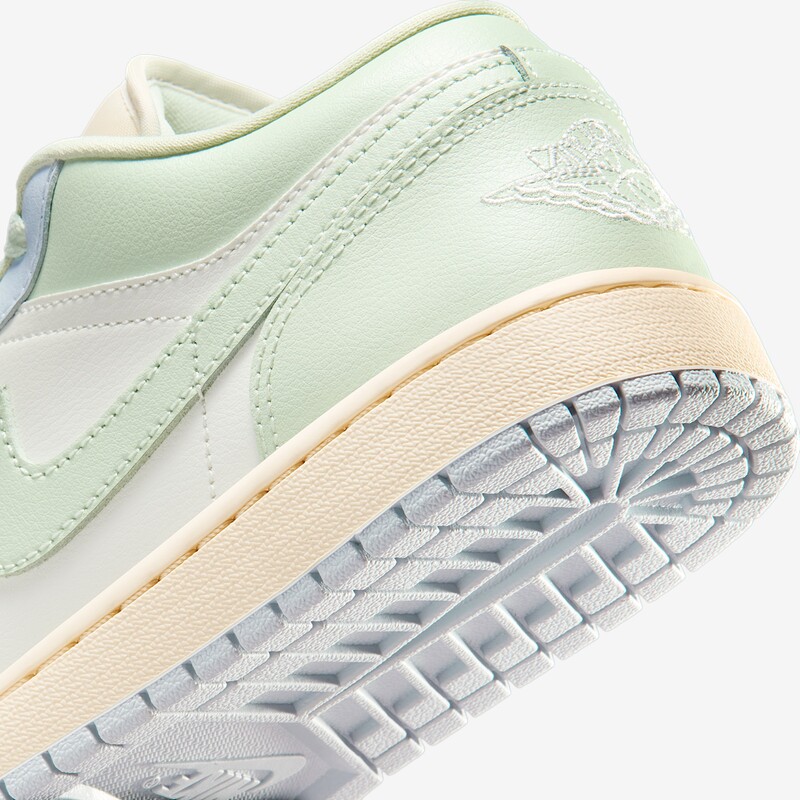 Air Jordan 1 Low "Sail/Aura" | DC0774-108