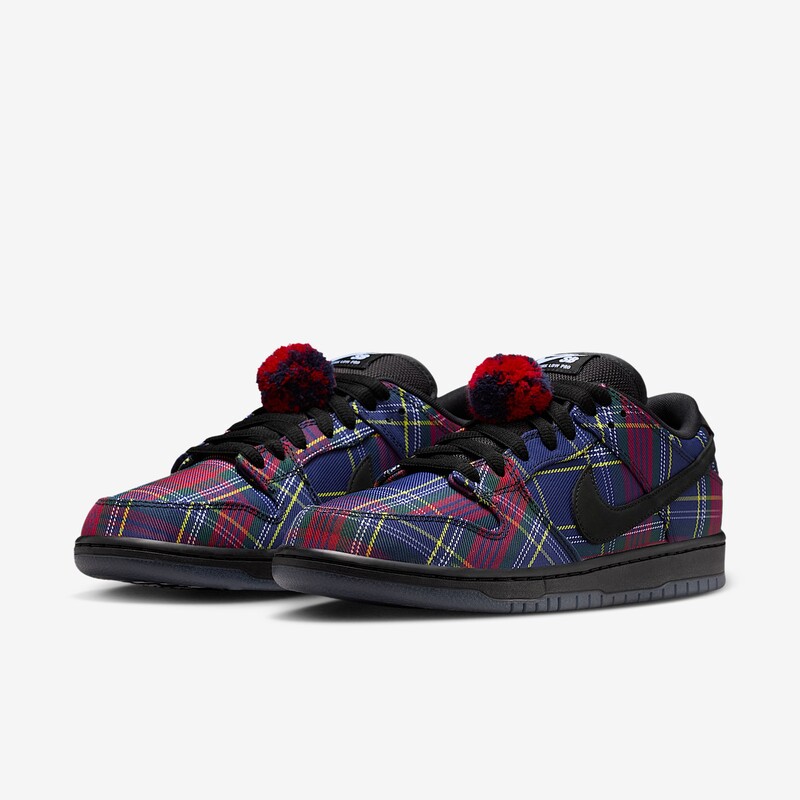 Nardwuar x Nike SB Dunk Low Pro QS "Tartan" | II1493-600 Nardwuar x Nike SB Dunk Low Pro QS "Tartan" | II1493-600