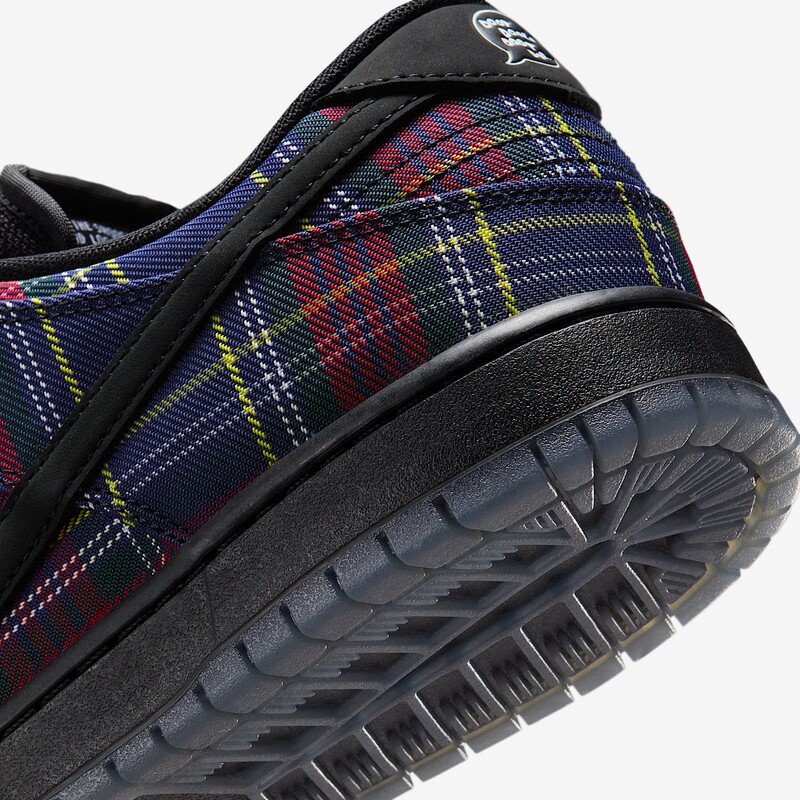 Nardwuar x Nike SB Dunk Low Pro QS "Tartan" | II1493-600 Nardwuar x Nike SB Dunk Low Pro QS "Tartan" | II1493-600