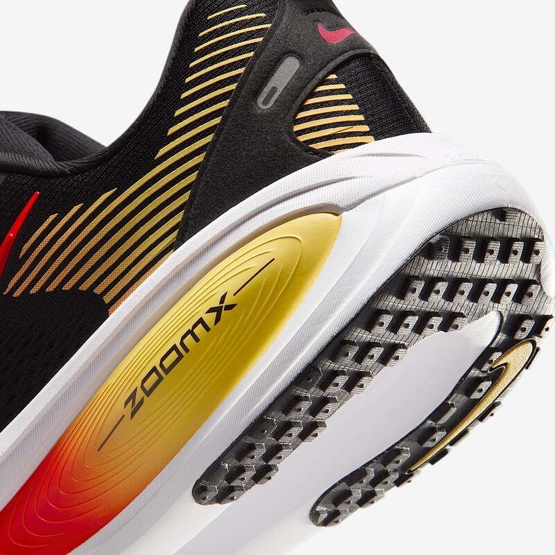 Nike Vomero 18 "Gold/Bright Crimson" | HM6803-016