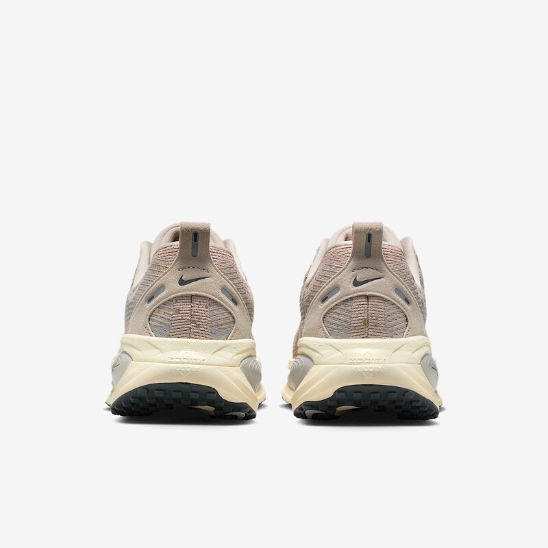 Nike Vomero 18 SE "Cream" | IF4463-200