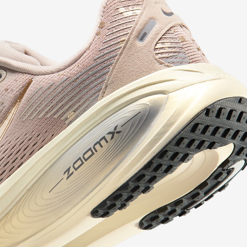 Nike Vomero 18 SE "Cream" | IF4463-200 Nike Vomero 18 SE "Cream" | IF4463-200