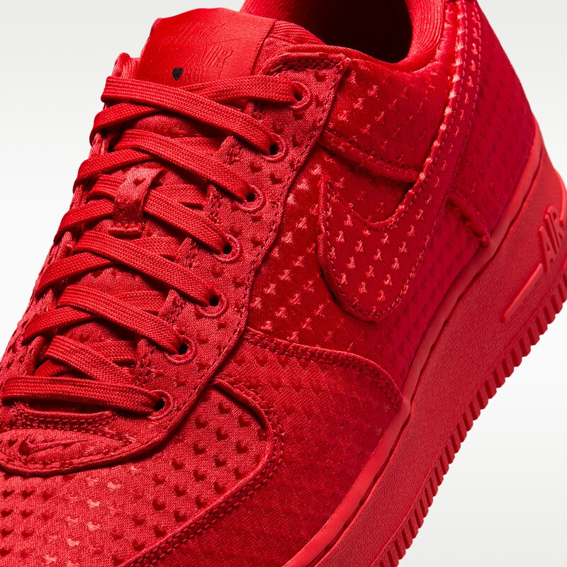 Nike Air Force 1 Retro "Red Valentine's Day" | IB6836-600