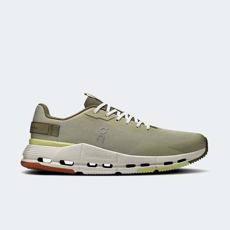 On Cloudnova Form 2 "Chalk/Ivory" | 3ME30152526