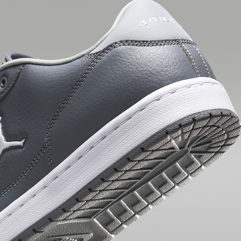 Jordan Court Connect Low "Smoke Grey" | IQ5698-005 Jordan Court Connect Low "Smoke Grey" | IQ5698-005