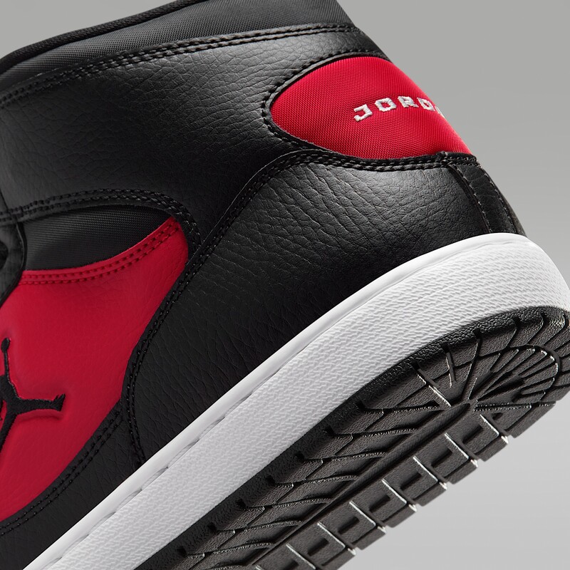 Jordan Court Connect Mid "Gym Red" | IQ5685-006