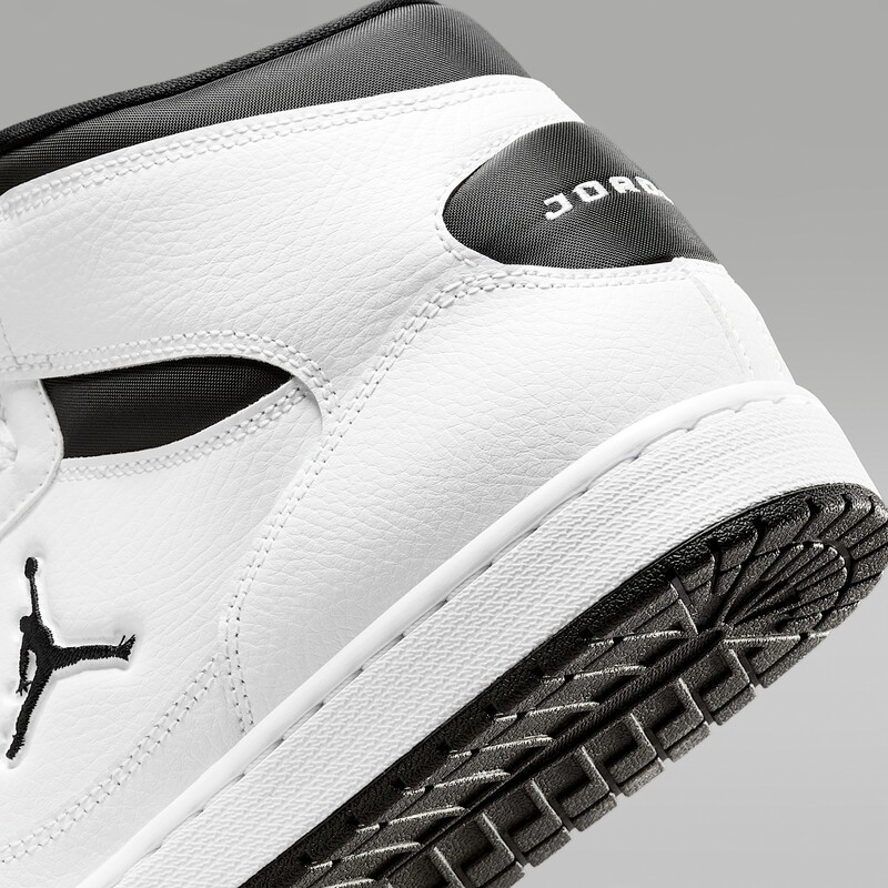 Jordan Court Connect Mid "White/Black" | IQ5685-100