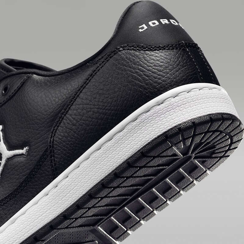 Jordan Court Connect Low "Black" | IQ5698-001 Jordan Court Connect Low "Black" | IQ5698-001