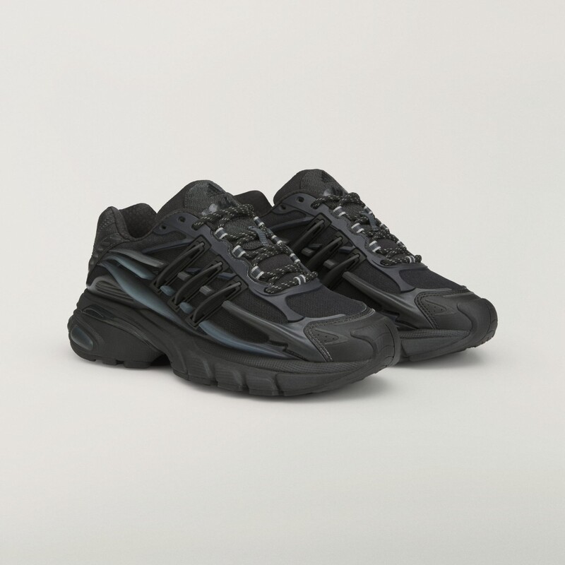 Pharrell Williams x adidas Adistar Jellyfish "Triple Black" | KJ3841