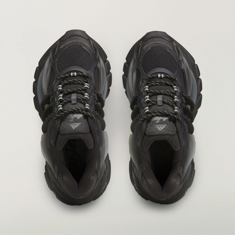 Pharrell Williams x adidas Adistar Jellyfish "Triple Black" | KJ3841