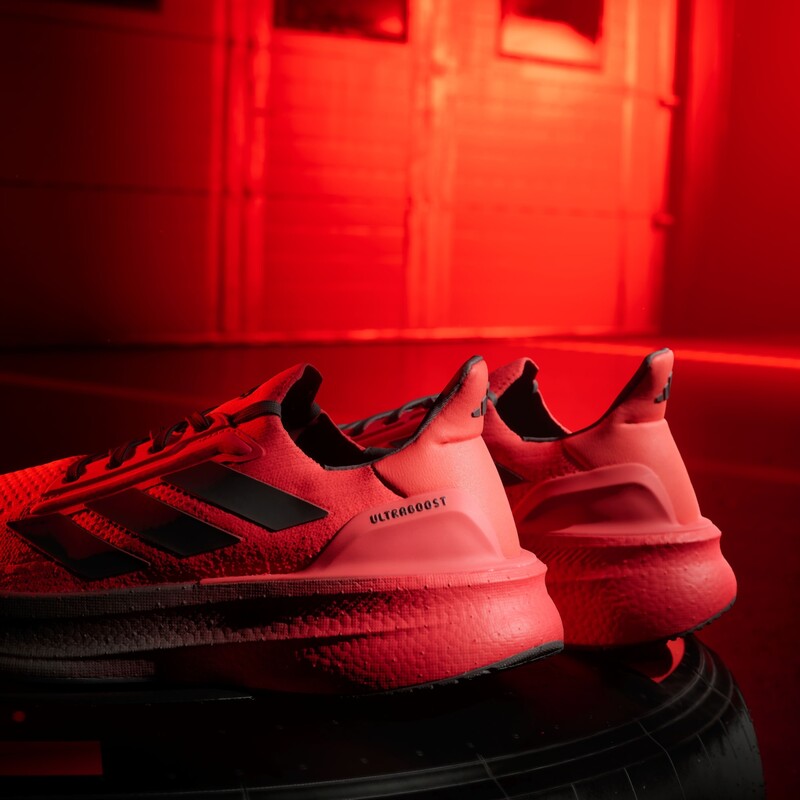 Audi Revolut F1 Team x adidas Ultraboost 5 "Red" | KJ3672 Audi Revolut F1 Team x adidas Ultraboost 5 "Red" | KJ3672