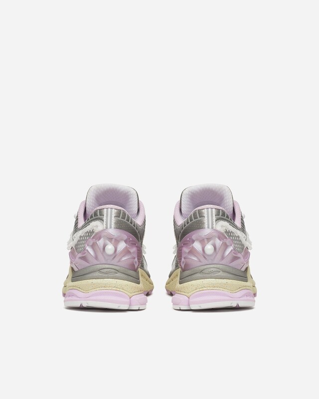 Metagirl x Saucony ProGrid Paramount "Daughter of the Moon" | 6102101