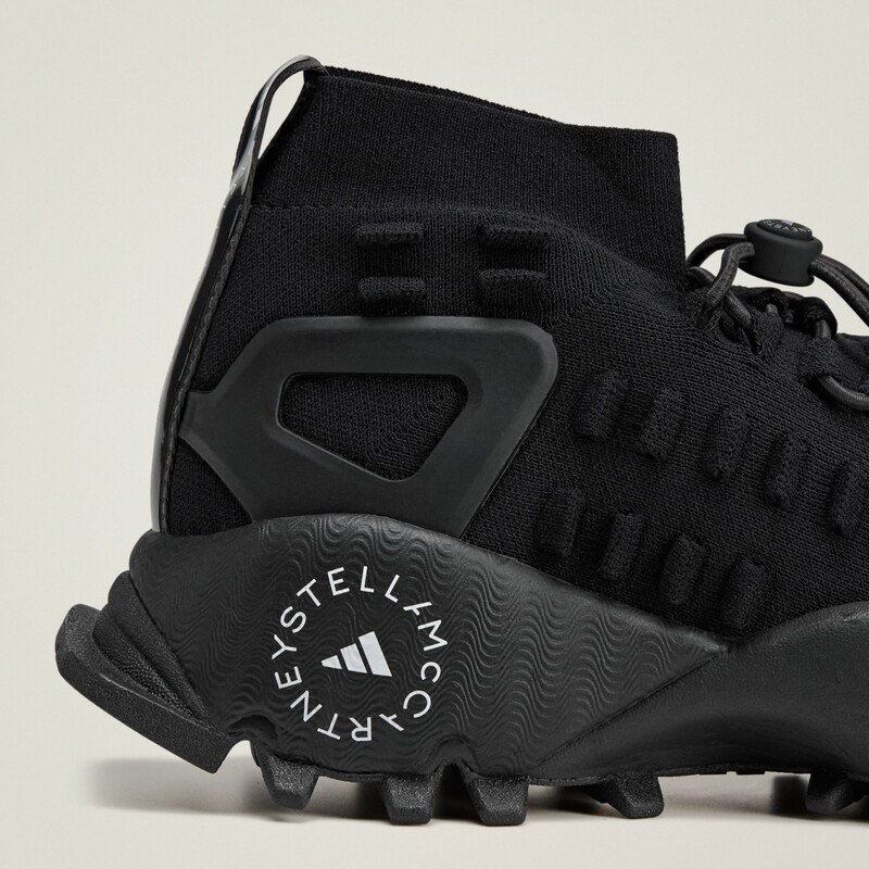 Stella McCartney x adidas Seeulater 2 "Core Black" | JR3276