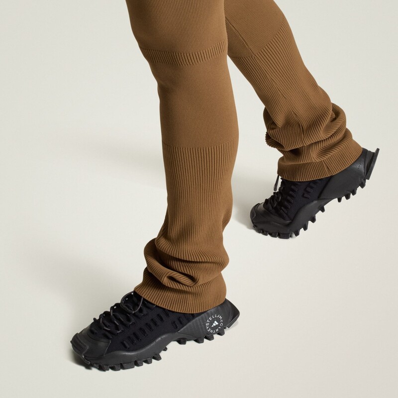 Stella McCartney x adidas Seeulater 2 "Core Black" | JR3276 Stella McCartney x adidas Seeulater 2 "Core Black" | JR3276