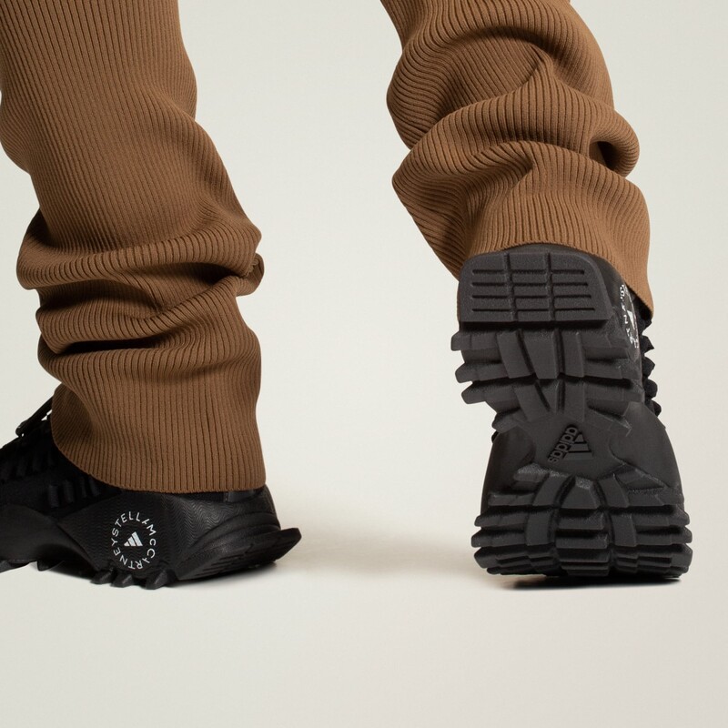 Stella McCartney x adidas Seeulater 2 "Core Black" | JR3276 Stella McCartney x adidas Seeulater 2 "Core Black" | JR3276