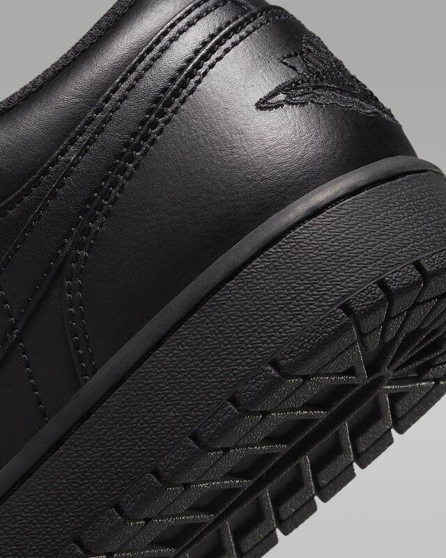 Air Jordan 1 Low "Triple Black" | 553558-093