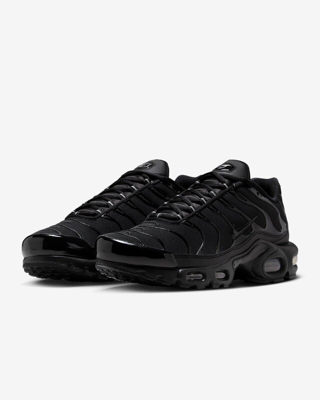 Nike Air Max Plus "Triple Black" | DM2362-002