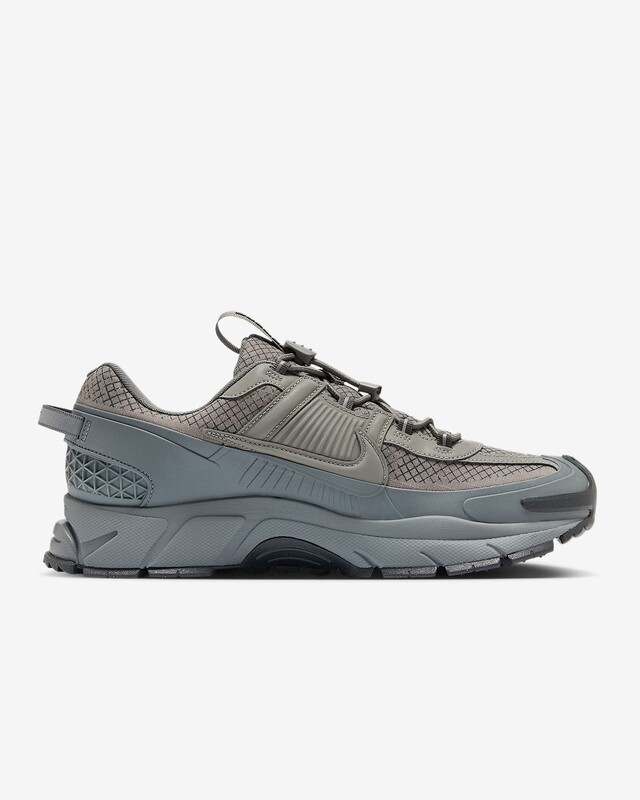 NIke Zoom Vomero Roam "Metallic Pewter" | HV6901-001