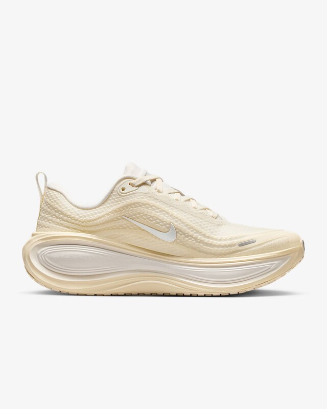 Nike Vomero Plus "Sail" | HV8154-105