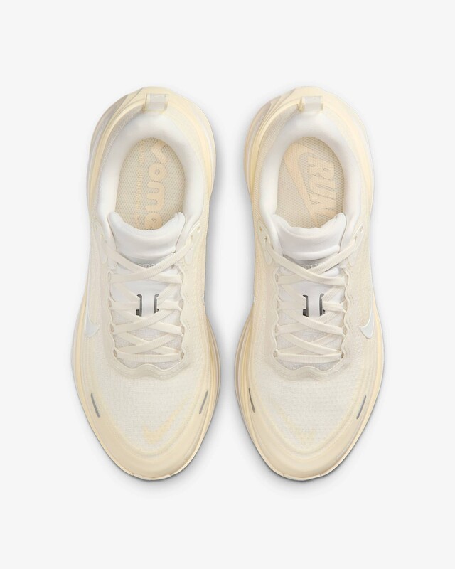 Nike Vomero Plus "Sail" | HV8154-105