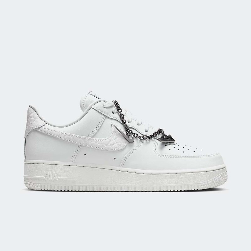 Nike Air Force 1 Low "Triple White Chain" | IM6485-121 Nike Air Force 1 Low "Triple White Chain" | IM6485-121