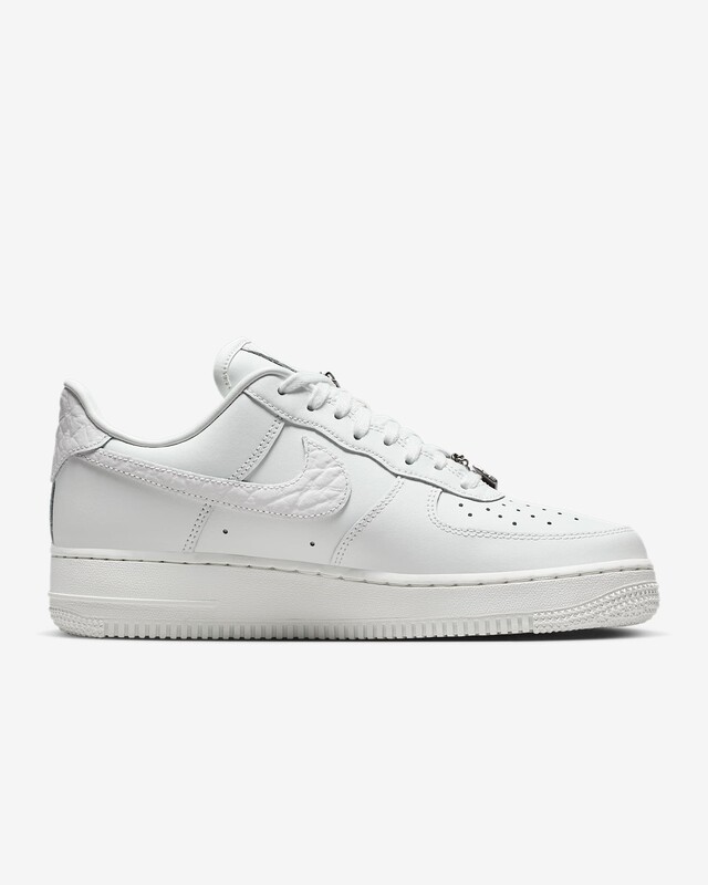 Nike Air Force 1 Low "Triple White Chain" | IM6485-121 Nike Air Force 1 Low "Triple White Chain" | IM6485-121