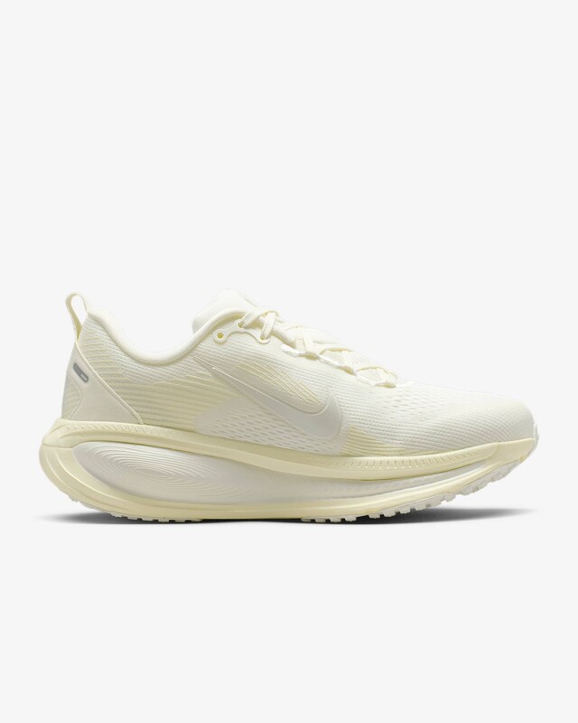 Nike Vomero 18 "Coconut Milk" | HM6804-110