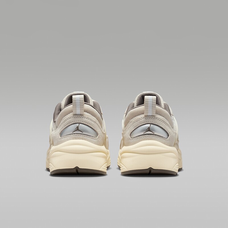 Jordan Trunner "Light Orewood Brown" | IB3722-101 Jordan Trunner "Light Orewood Brown" | IB3722-101