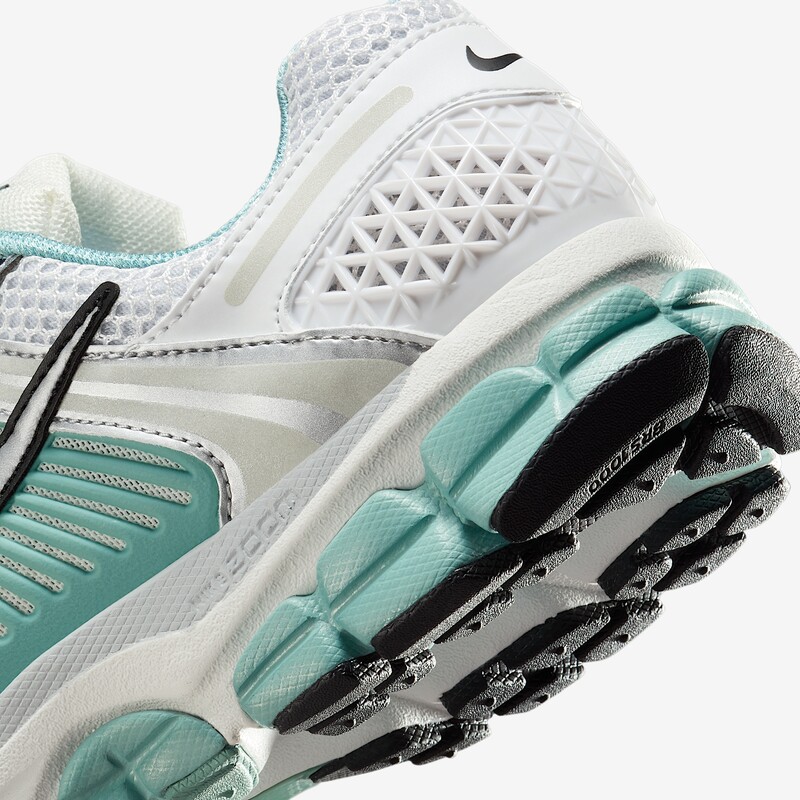 Nike Zoom Vomero 5 "Metallic Silver/Green" | HF1877-101