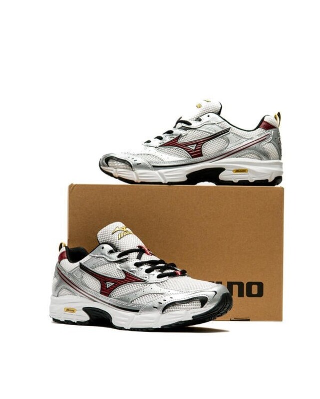Mizuno MXR "Nimbus Cloud" | D1GA245112