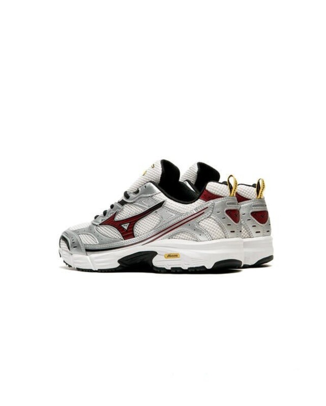 Mizuno MXR "Nimbus Cloud" | D1GA245112