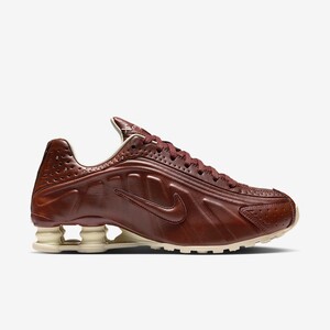 Nike Shox R4 "Dark Pony" | IM6690-220