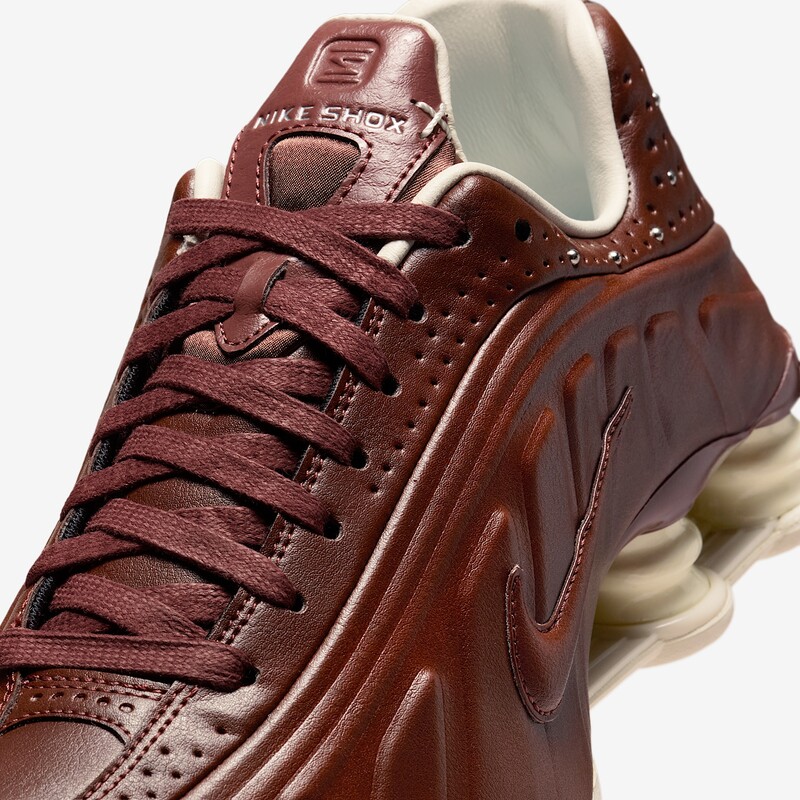 Nike Shox R4 "Dark Pony" | IM6690-220