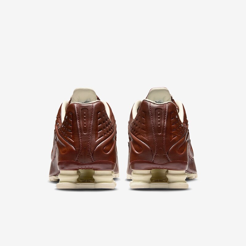 Nike Shox R4 "Dark Pony" | IM6690-220