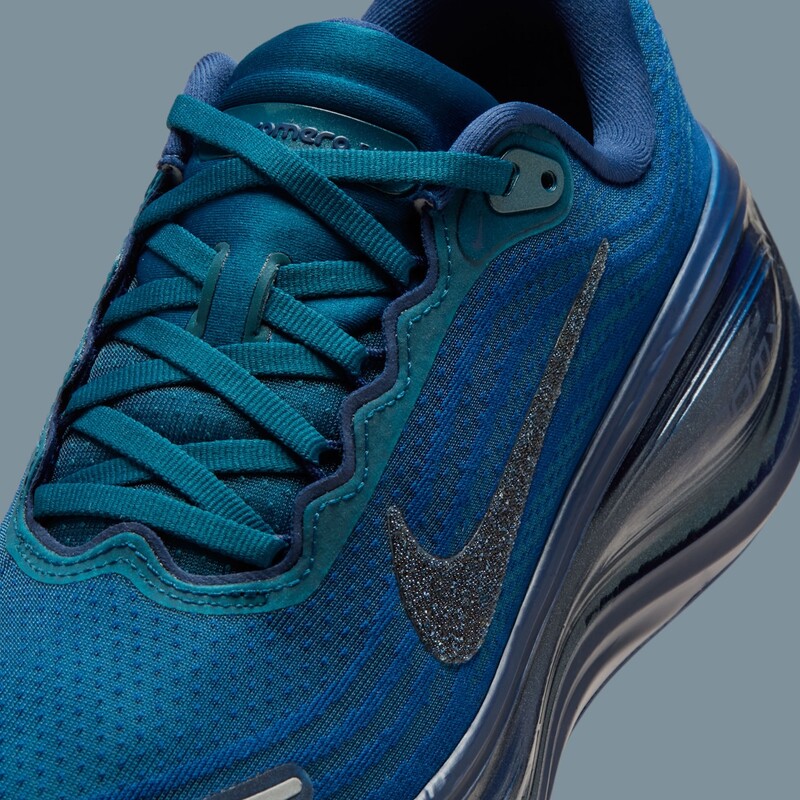 Nike Vomero Plus "Swarovski" | IM7389-499