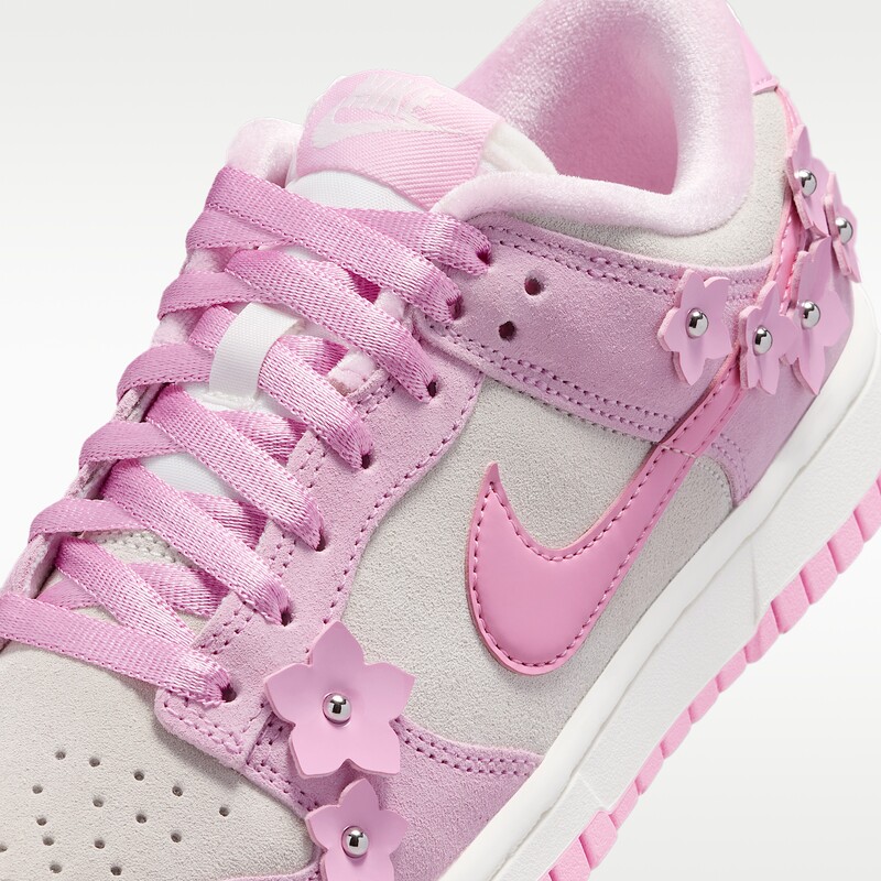 Nike Dunk Low "Pink Flowers" | IV4726-600 Nike Dunk Low "Pink Flowers" | IV4726-600