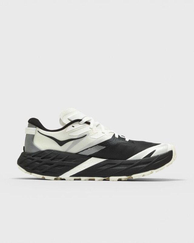 HOKA ONE ONE Speedgoat 7 "Black/White" | 1171928-BWHT